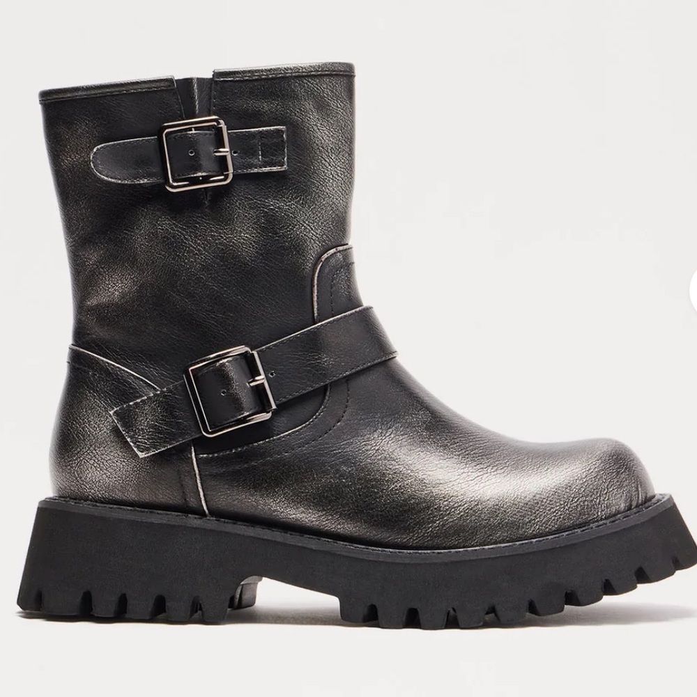 Stylish Black Ankle Boots with Buckles